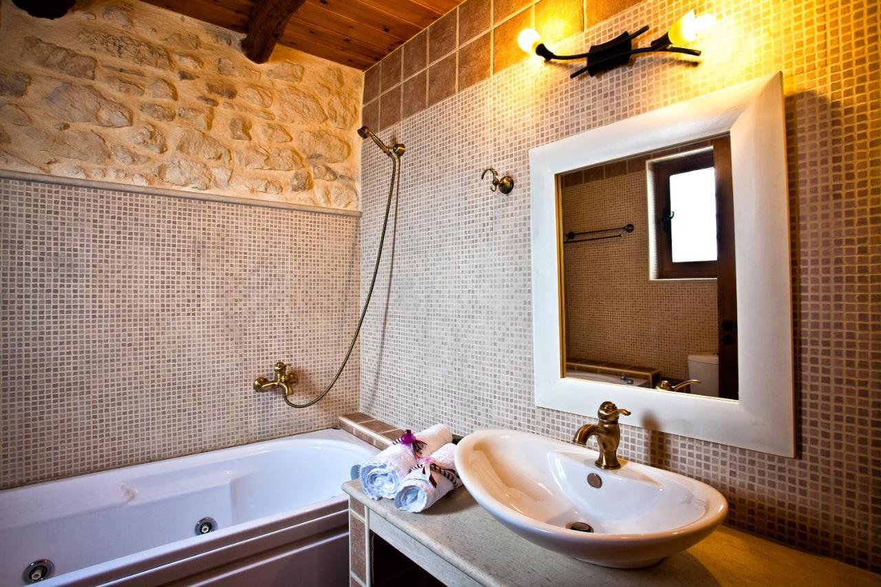Arcus Suites Aryiroúpolis Exterior foto