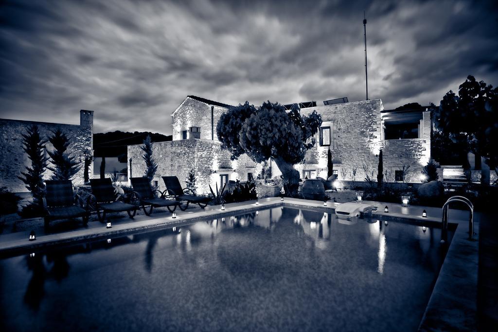 Arcus Suites Aryiroúpolis Exterior foto