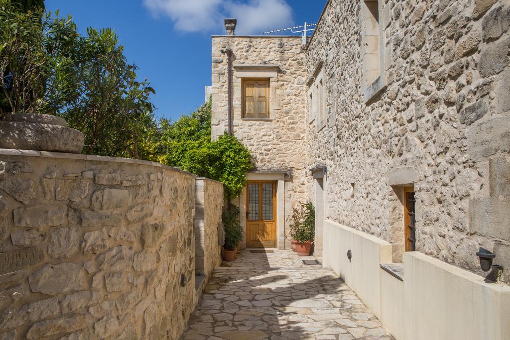 Arcus Suites Aryiroúpolis Exterior foto