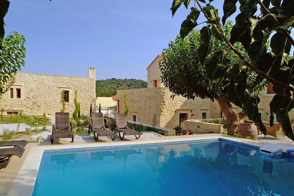 Arcus Suites Aryiroúpolis Exterior foto