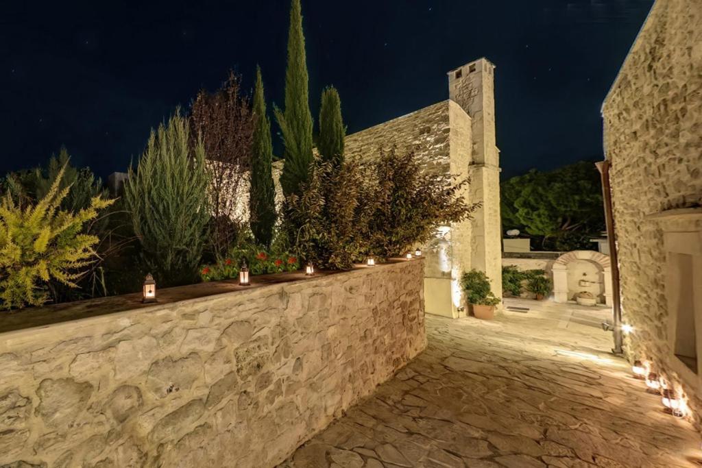 Arcus Suites Aryiroúpolis Exterior foto