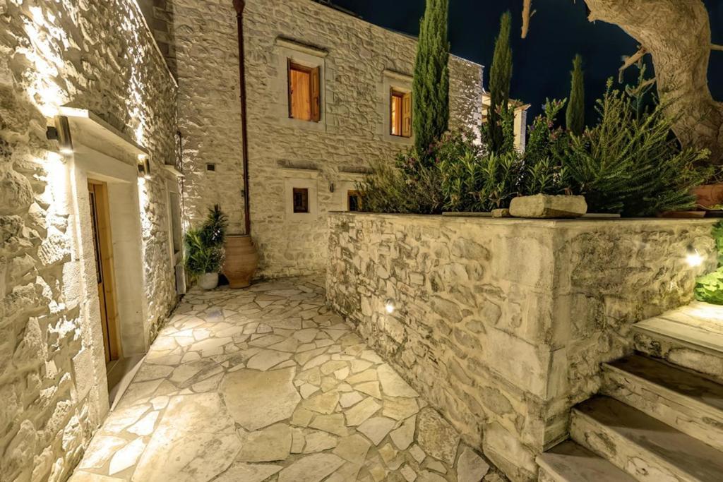 Arcus Suites Aryiroúpolis Exterior foto