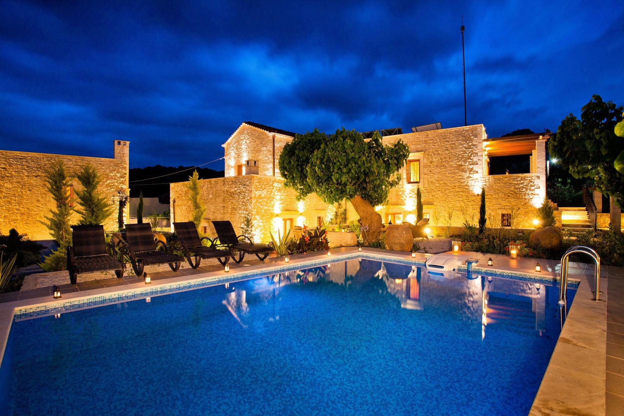 Arcus Suites Aryiroúpolis Exterior foto