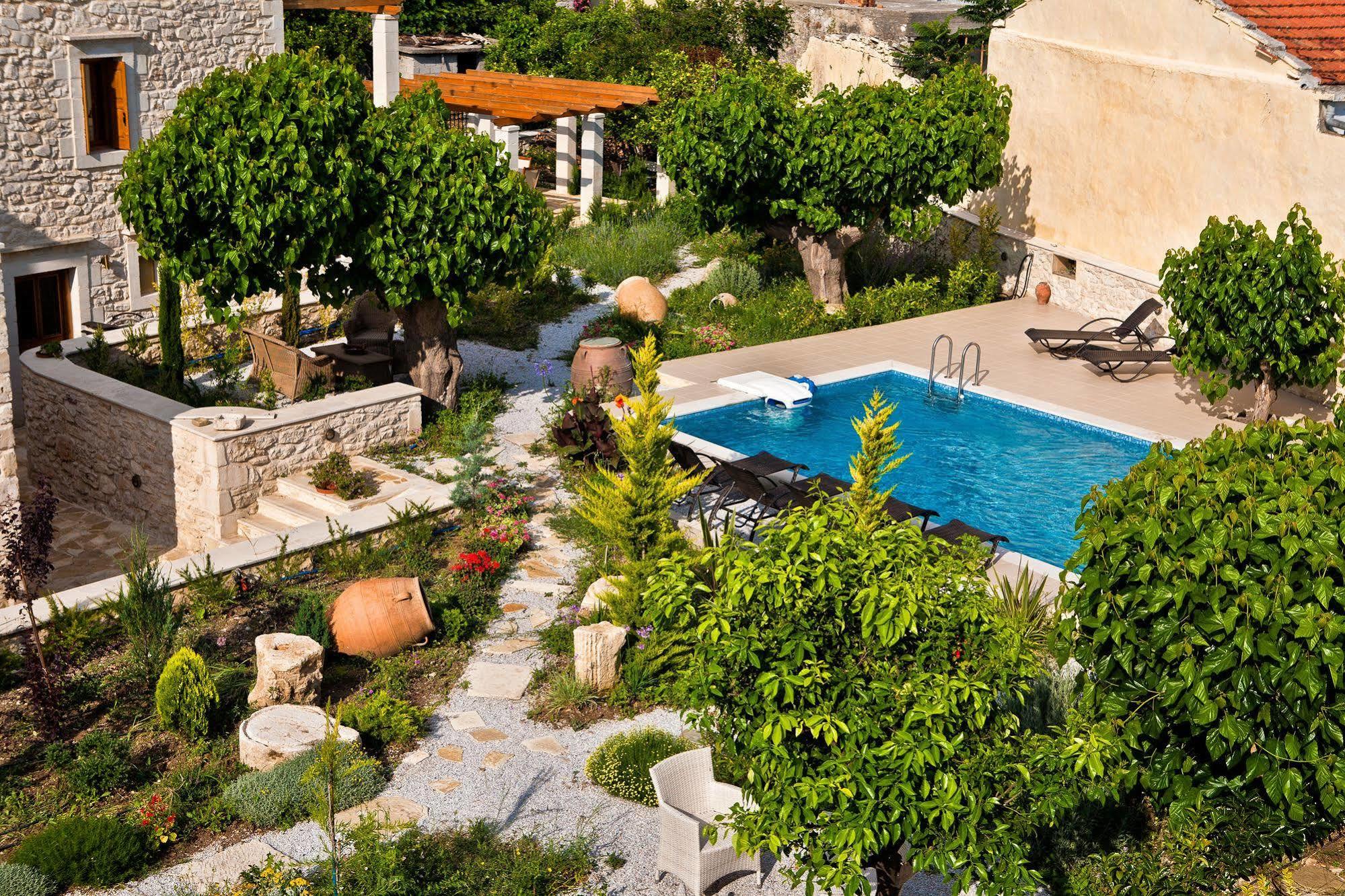 Arcus Suites Aryiroúpolis Exterior foto