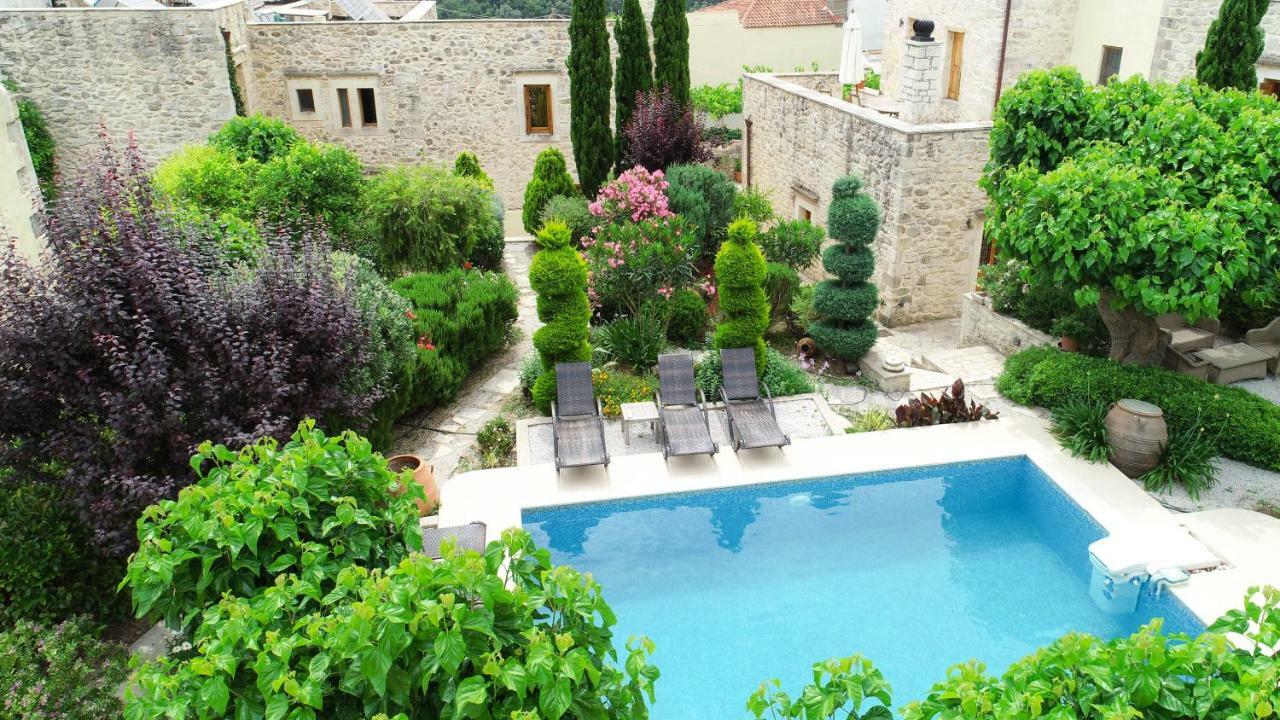 Arcus Suites Aryiroúpolis Exterior foto
